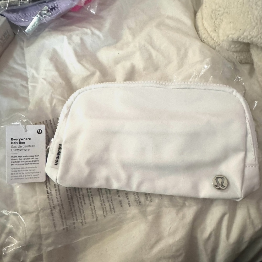 Lululemon Everywhere Belt Bag - White